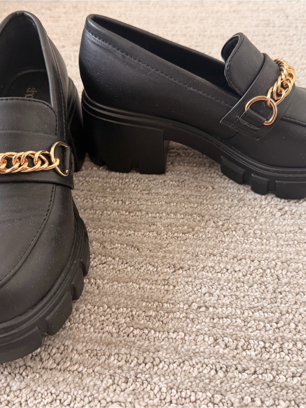 Shoe Dazzle Black Chunky Loafers with Gold Chain